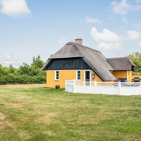 Charming In Peaceful Fjand-by Traum *